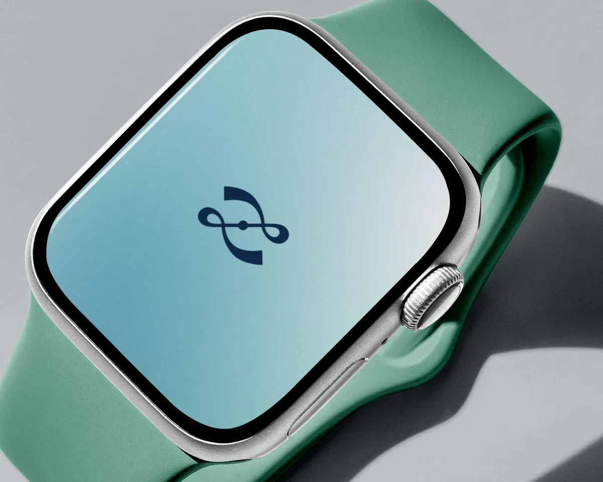 Applicazione dell’identità visiva di Laura Zanda su uno smartwatch, con il monogramma del brand sul display.